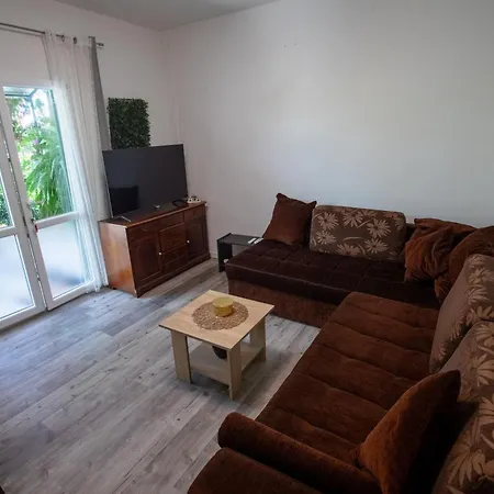 Plavica Apartman Zecevo