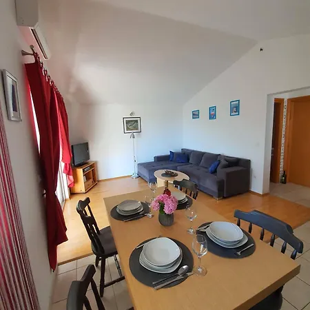 Plavica Apartman Zecevo